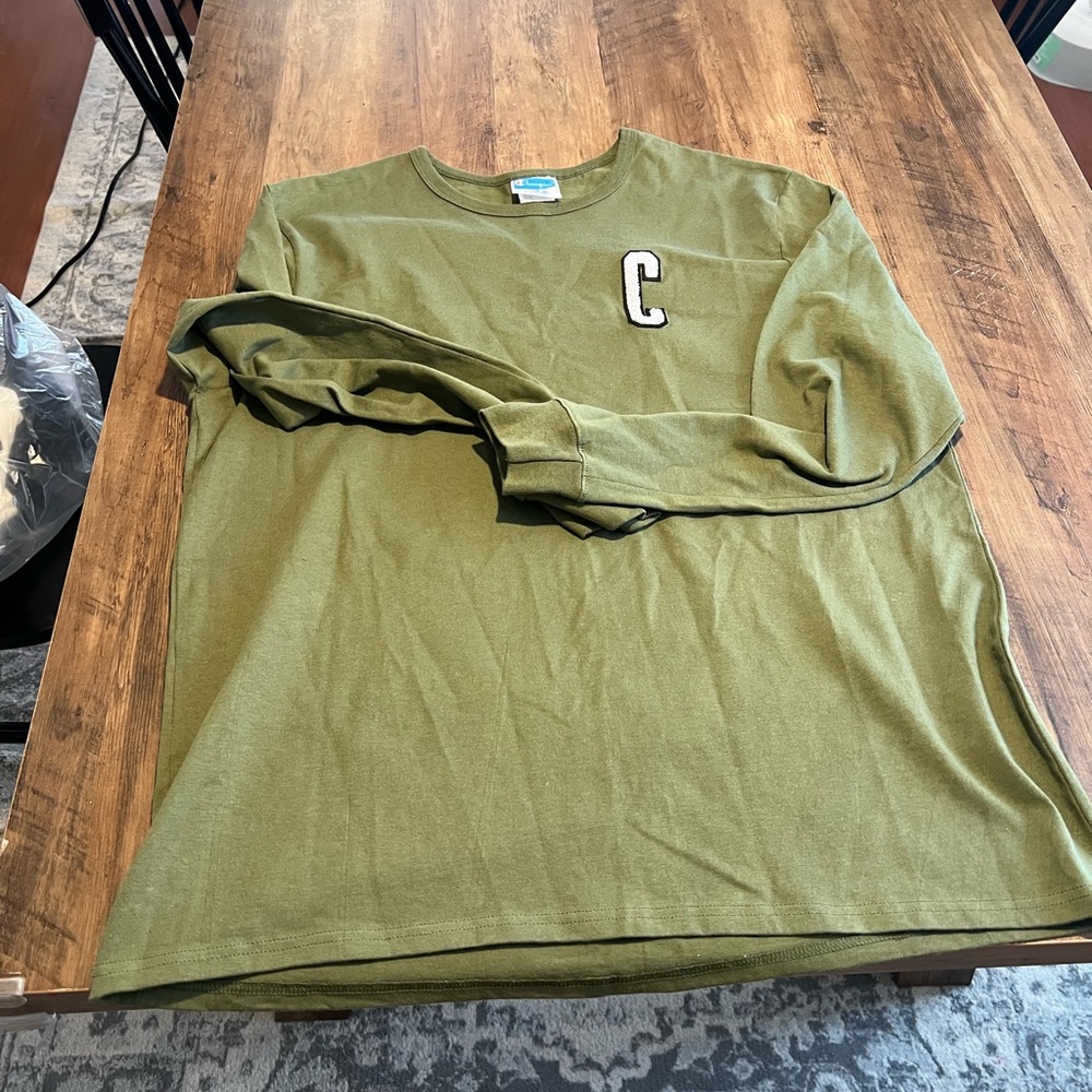 Champion Long sleeve XL NWOT